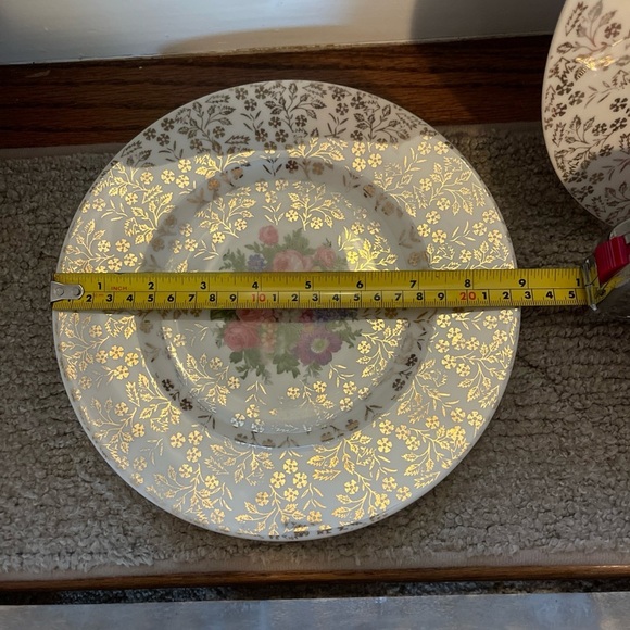 Cream and Pink Vintage Floral Dinnerware Collection atlas 22 karat gold - Picture 5 of 5